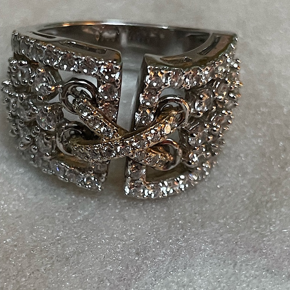 Beautiful Sonia B.  925 silver CZ ring size 7
